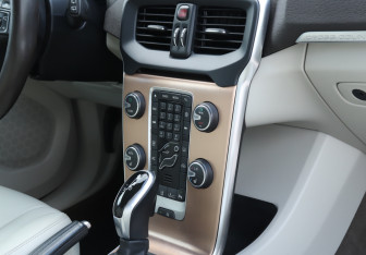 Подержанный автомобиль Volvo V40 Hatchback 2014 года (16 фото)