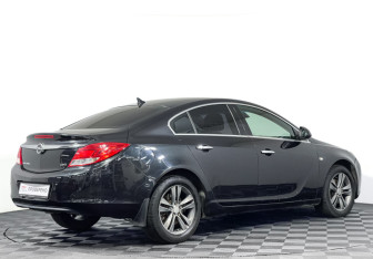 Подержанный автомобиль Opel Insignia Sedan 2011 года (5 фото)
