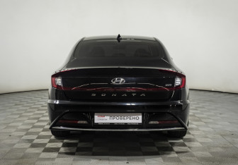 Подержанный автомобиль Hyundai Sonata 2020 года (6 фото)