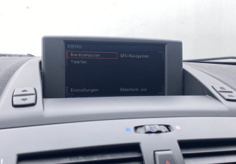 Подержанный автомобиль BMW X3 2004 года (13 фото)