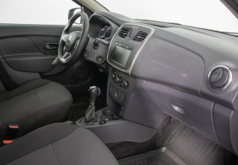 Подержанный автомобиль Renault Logan Sedan 2020 года (9 фото)