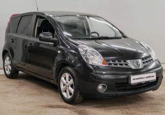 Подержанный автомобиль Nissan Note 2008 года (3 фото)