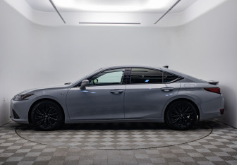 Подержанный автомобиль Lexus ES 2020 года (8 фото)