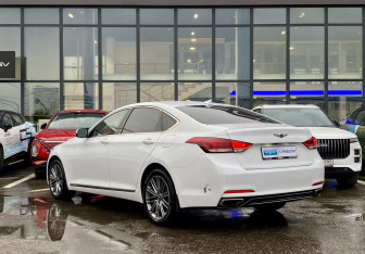 Подержанный автомобиль Genesis G80 2017 года (7 фото)
