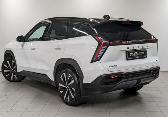 Подержанный автомобиль Geely Atlas 2024 года (7 фото)