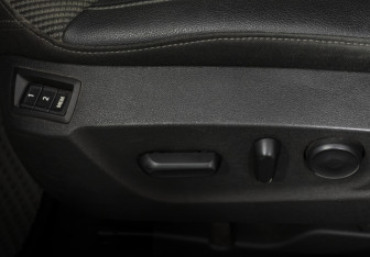 Подержанный автомобиль Opel Insignia Liftback 2012 года (17 фото)