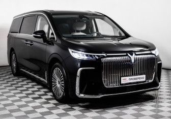 Подержанный автомобиль Voyah Dream 2025 года (3 фото)