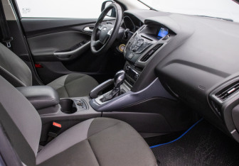 Подержанный автомобиль Ford Focus Sedan 2011 года (9 фото)