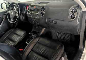 Подержанный автомобиль Volkswagen Tiguan 2009 года (9 фото)