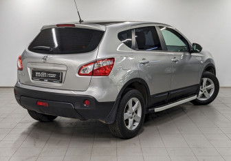 Подержанный автомобиль Nissan Qashqai 2012 года (5 фото)