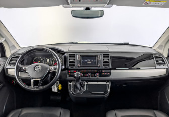 Подержанный автомобиль Volkswagen Multivan 2019 года (16 фото)