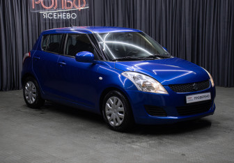 Подержанный автомобиль Suzuki Swift Hatchback 2011 года (3 фото)