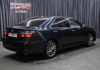 Подержанный автомобиль Toyota Camry Sedan 2017 года (5 фото)