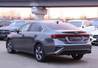 Подержанный автомобиль Kia Cerato Sedan 2021 года (7 фото)