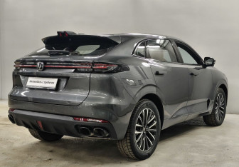 Подержанный автомобиль Changan UNI-K 2023 года (5 фото)