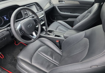 Подержанный автомобиль Hyundai Sonata 2019 года (9 фото)