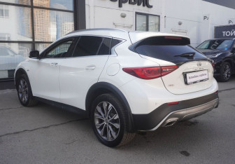 Подержанный автомобиль Infiniti QX30 2017 года (7 фото)