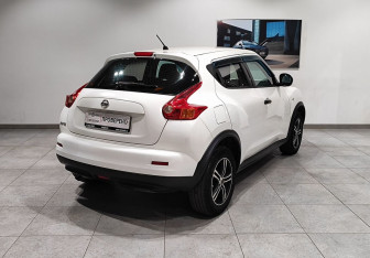 Подержанный автомобиль Nissan Juke 2014 года (5 фото)