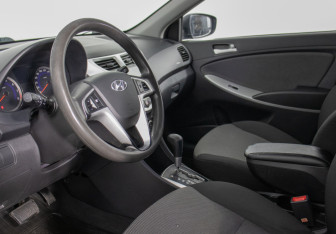 Подержанный автомобиль Hyundai Solaris Hatchback 2012 года (10 фото)