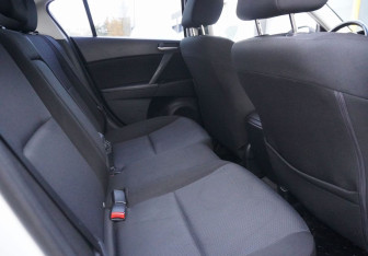 Подержанный автомобиль Mazda 3 Sedan 2010 года (10 фото)