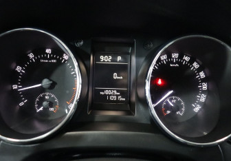 Подержанный автомобиль Skoda Yeti 2012 года (15 фото)