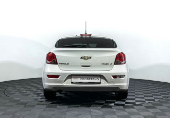 Подержанный автомобиль Chevrolet Cruze Hatchback 2012 года (6 фото)