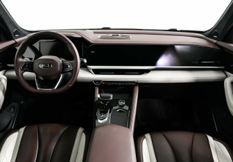 Подержанный автомобиль Geely Monjaro 2022 года (8 фото)