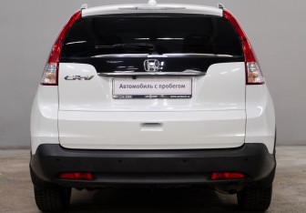 Подержанный автомобиль Honda CR-V 2014 года (6 фото)