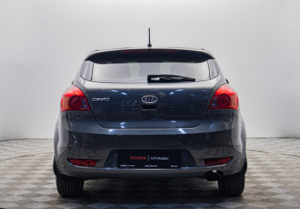 Подержанный автомобиль Kia Ceed Hatchback 2011 года (4 фото)