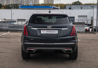 Подержанный автомобиль Cadillac XT5 2021 года (6 фото)