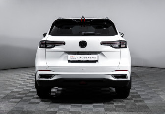 Подержанный автомобиль Changan UNI-S 2024 года (6 фото)