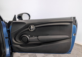 Подержанный автомобиль MINI Hatch 2021 года (24 фото)