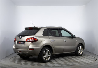 Подержанный автомобиль Renault Koleos 2010 года (5 фото)