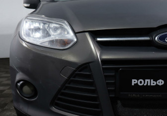 Подержанный автомобиль Ford Focus Hatchback 2013 года (7 фото)