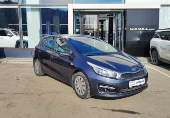Подержанный автомобиль Kia Ceed Hatchback 2016 года (3 фото)
