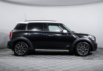 Подержанный автомобиль MINI Countryman 2016 года (4 фото)