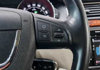 Подержанный автомобиль Skoda Superb Liftback 2012 года (26 фото)