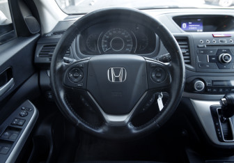 Подержанный автомобиль Honda CR-V 2014 года (16 фото)