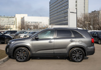 Подержанный автомобиль Kia Sorento 2016 года (6 фото)