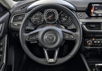 Подержанный автомобиль Mazda 6 Sedan 2018 года (22 фото)