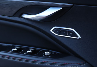 Подержанный автомобиль Geely Tugella 2022 года (19 фото)