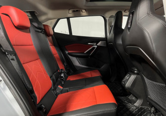 Подержанный автомобиль BMW X2 2024 года (14 фото)