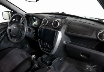 Подержанный автомобиль LADA (ВАЗ) Granta Sedan 2013 года (7 фото)