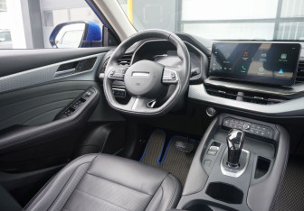 Подержанный автомобиль Haval F7 2022 года (13 фото)