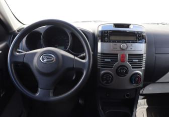 Подержанный автомобиль Daihatsu Terios 2008 года (14 фото)