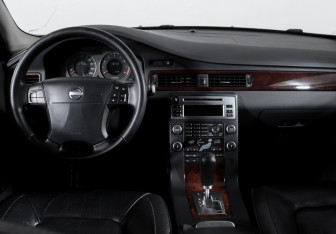 Подержанный автомобиль Volvo S80 2007 года (12 фото)