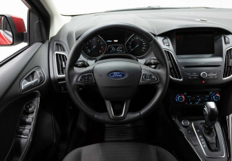 Подержанный автомобиль Ford Focus Wagon 2018 года (14 фото)
