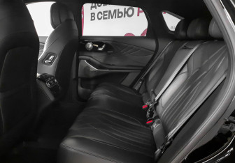 Подержанный автомобиль Exeed RX 2023 года (10 фото)