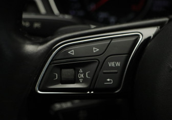 Подержанный автомобиль Audi A4 Sedan 2016 года (13 фото)