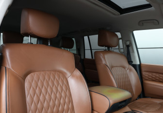 Подержанный автомобиль Infiniti QX80 2020 года (11 фото)